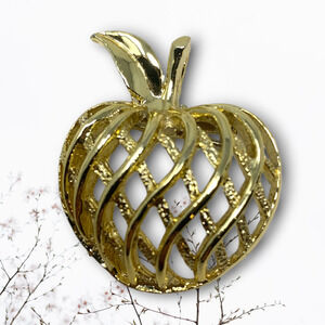 Vintage 1970's Gerry's Gold Tone Woven Apple Brooch Pendant Mid Century MCM